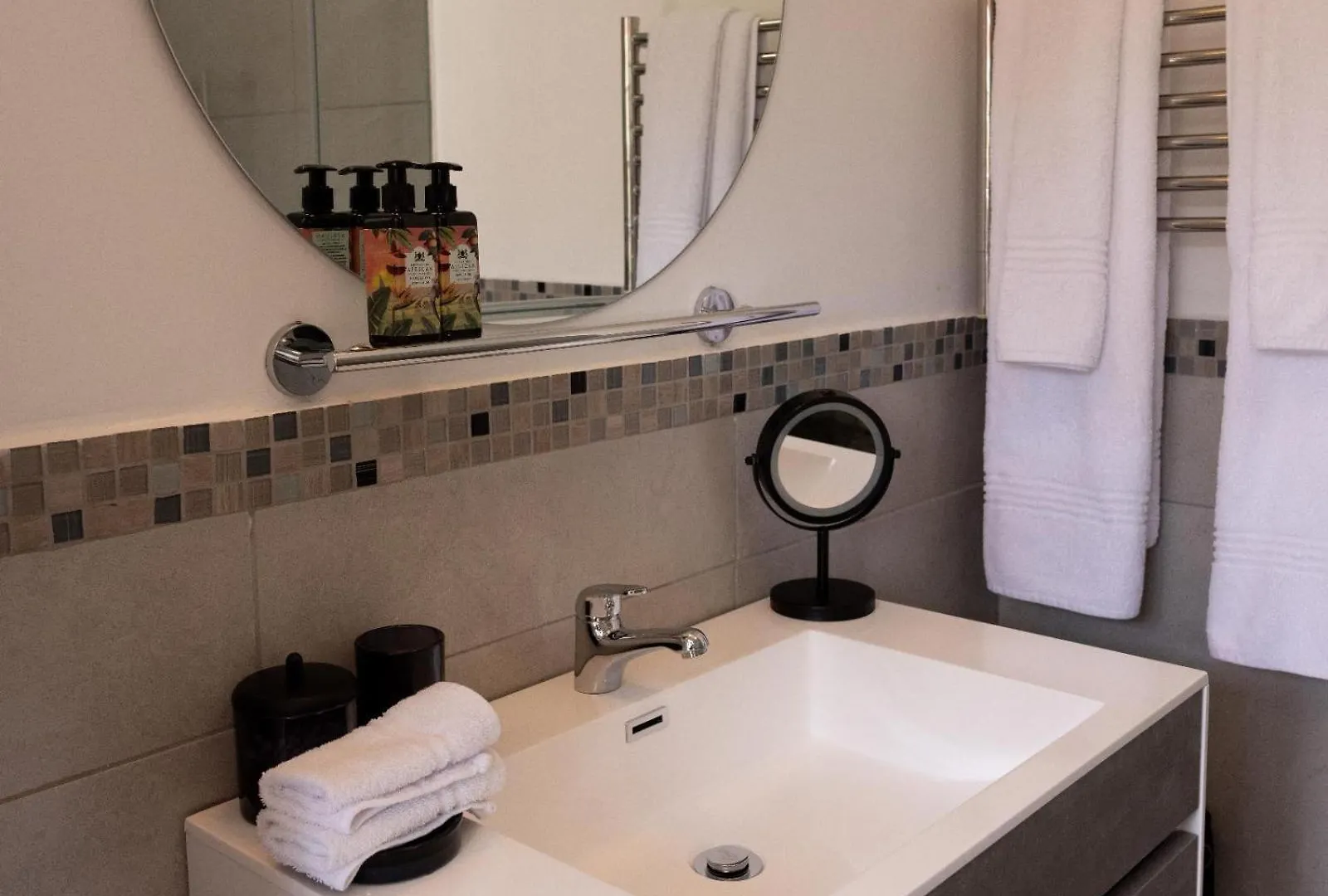 Acorn House Bed & Breakfast Cape Town South Africa