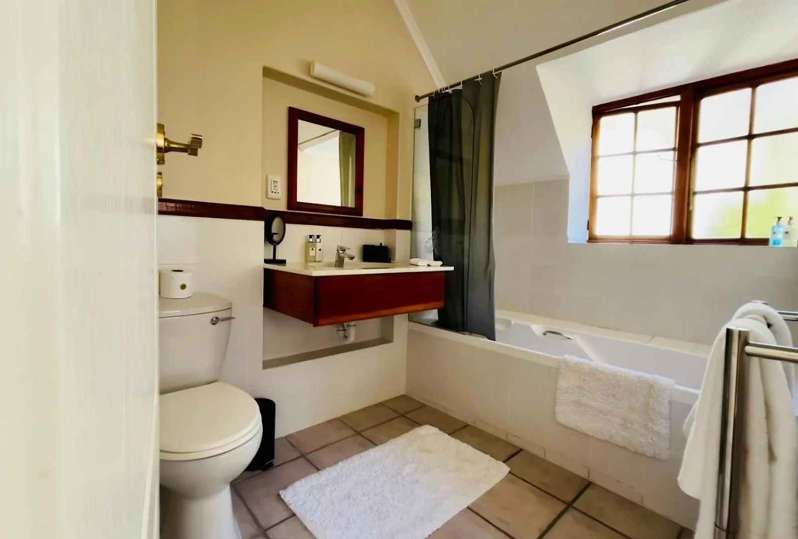 ****  Acorn House Bed & Breakfast Cape Town South Africa